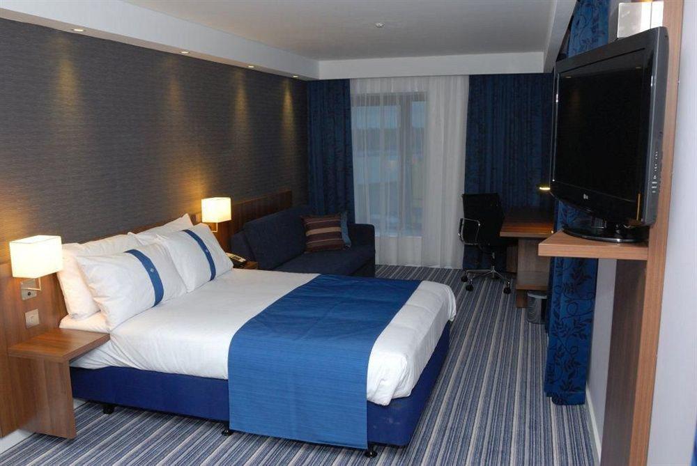 Holiday Inn Express Birmingham South A45, An Ihg Hotel Szoba fotó